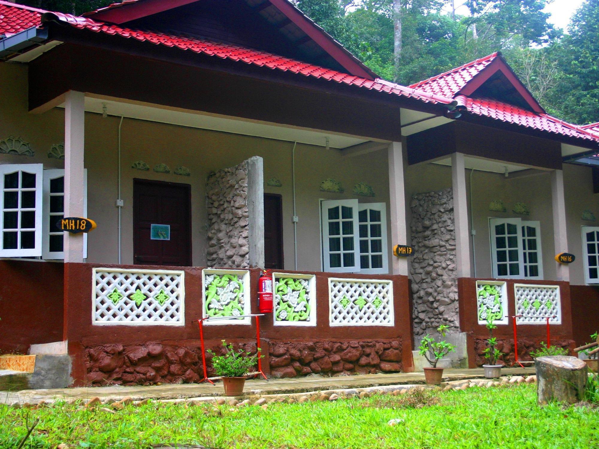 Nusa Holiday Village Jerantut Bagian luar foto