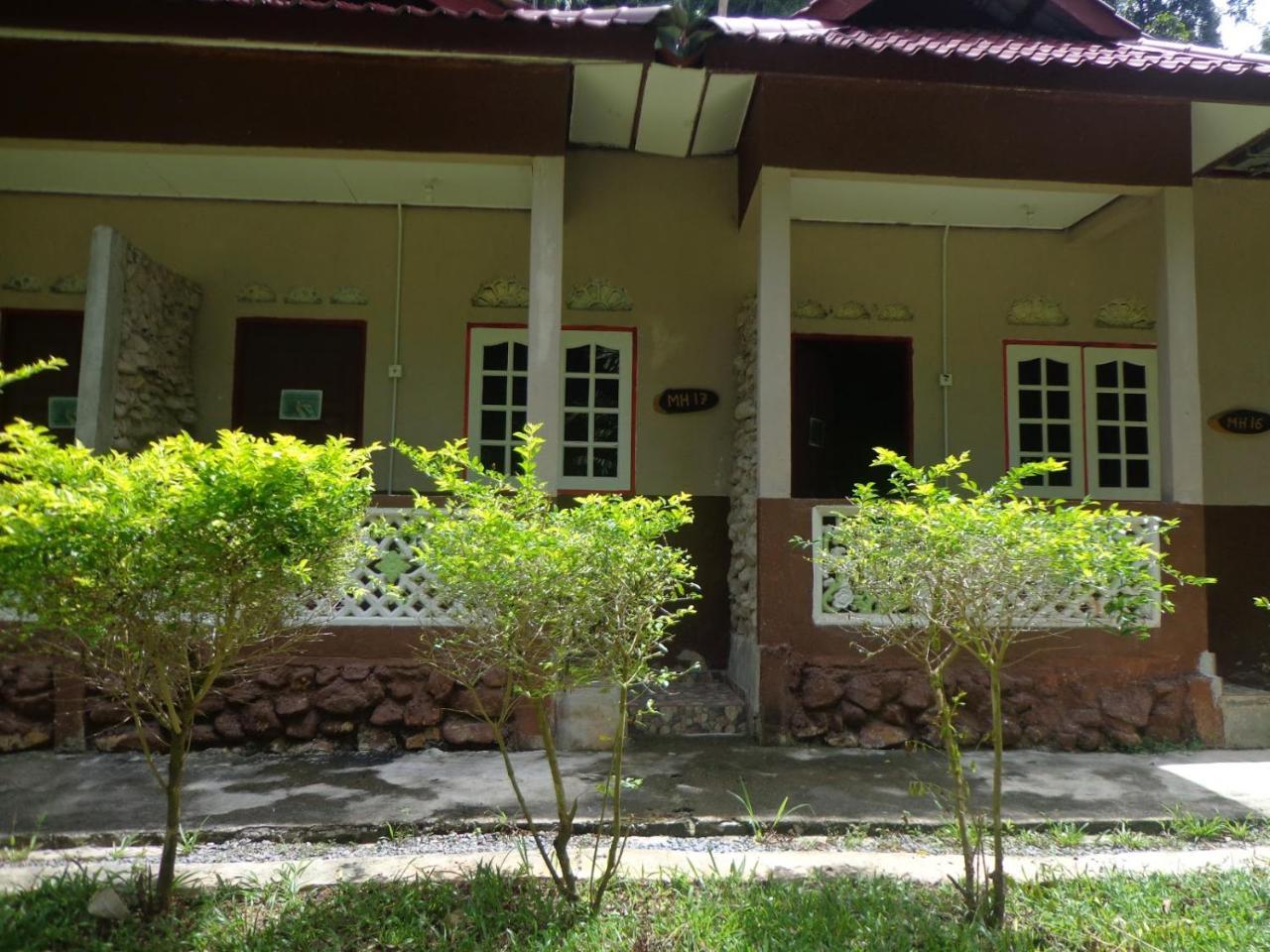 Nusa Holiday Village Jerantut Bagian luar foto