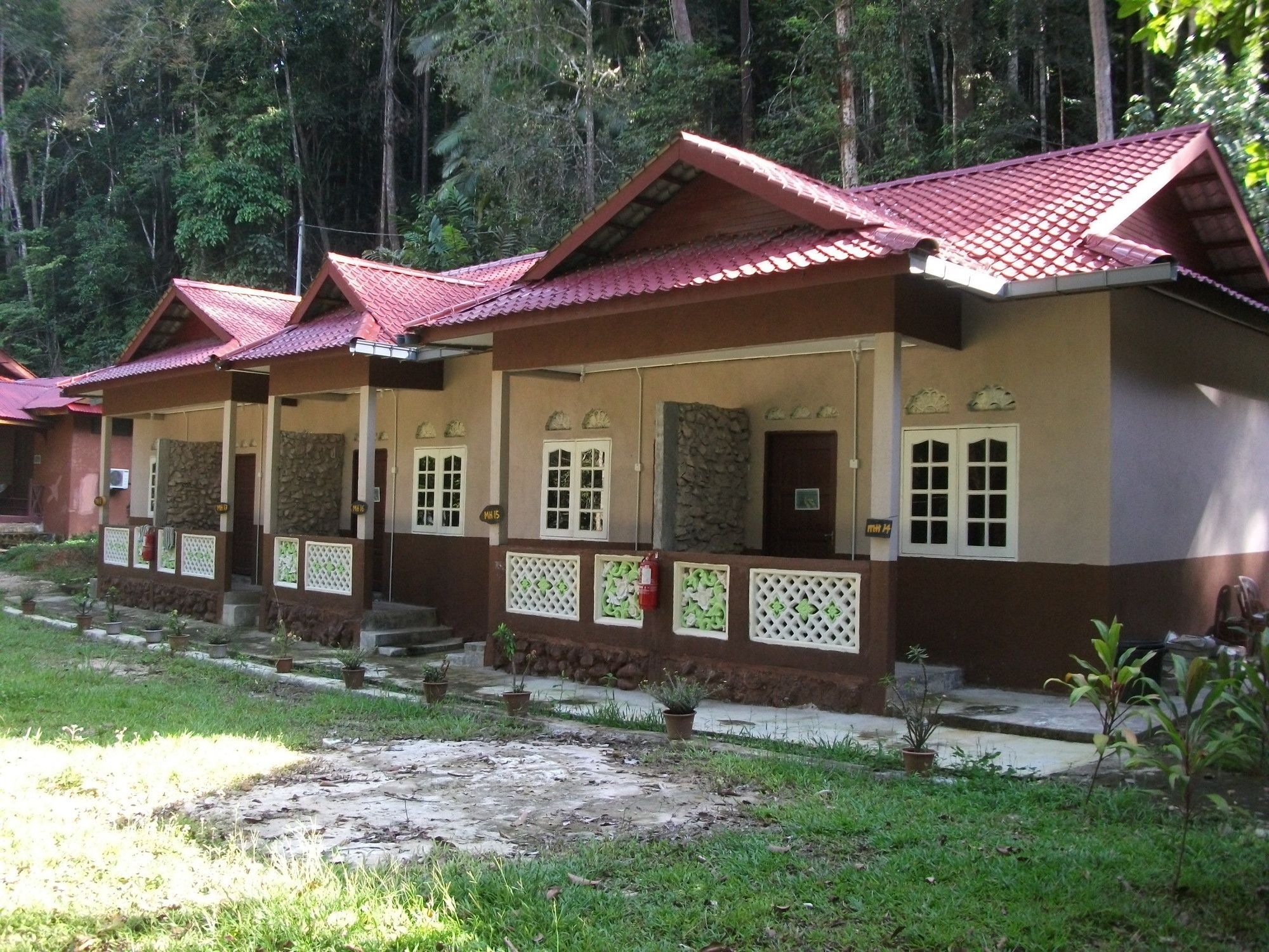 Nusa Holiday Village Jerantut Bagian luar foto